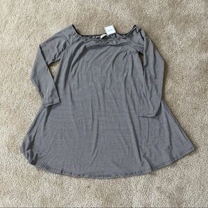 NWT Glamorous Women’s Black and White Striped Top!